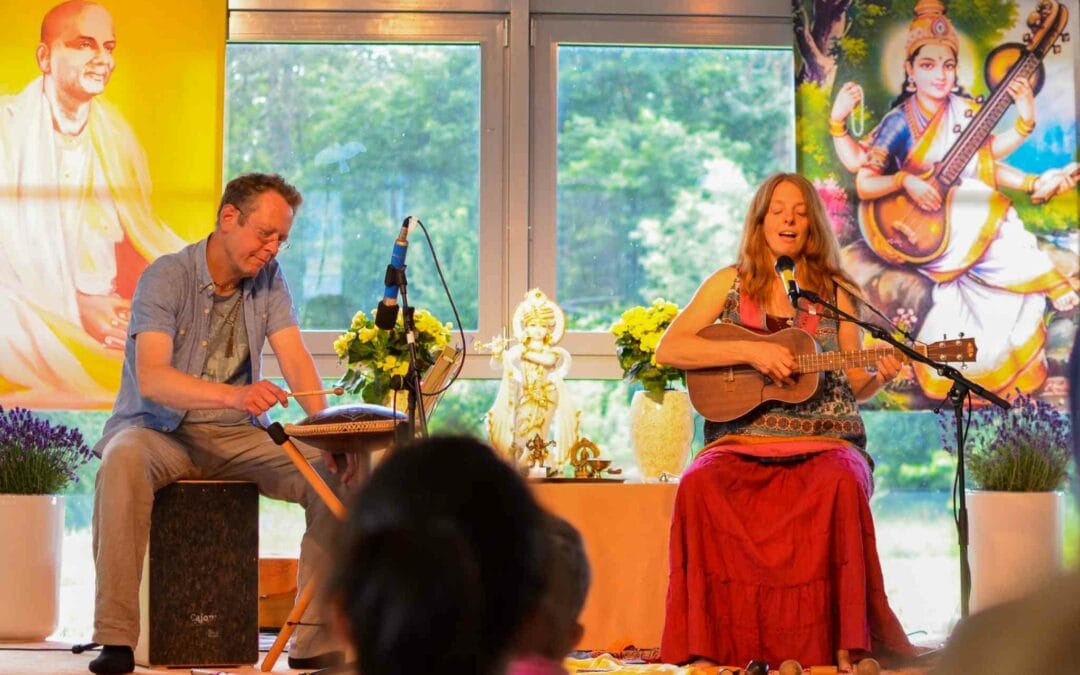 Mantra Konzert zum Tag der offenen Tür Yoga Vidya